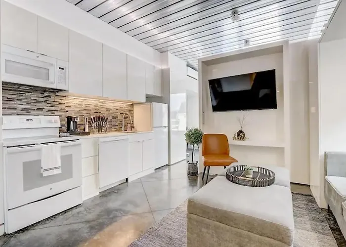 Kcm Mikros Smart Apartments 3